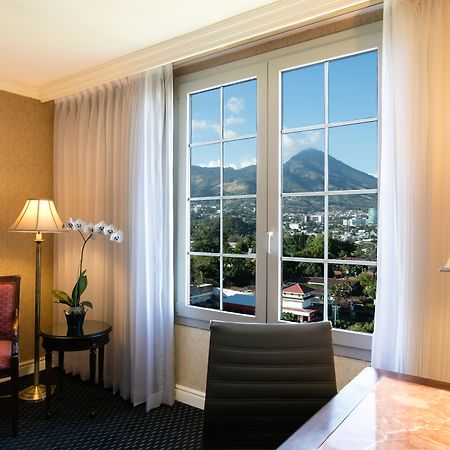 ホテル バルセロ サン サルヴァドル サンサルバドル エクステリア 写真 A room at the Hotel