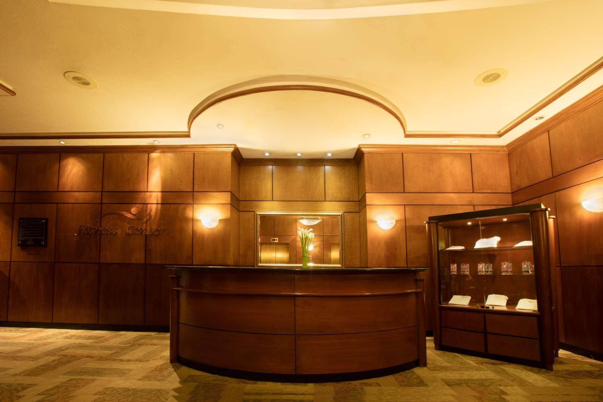 ホテル バルセロ サン サルヴァドル サンサルバドル エクステリア 写真 The lobby of the club