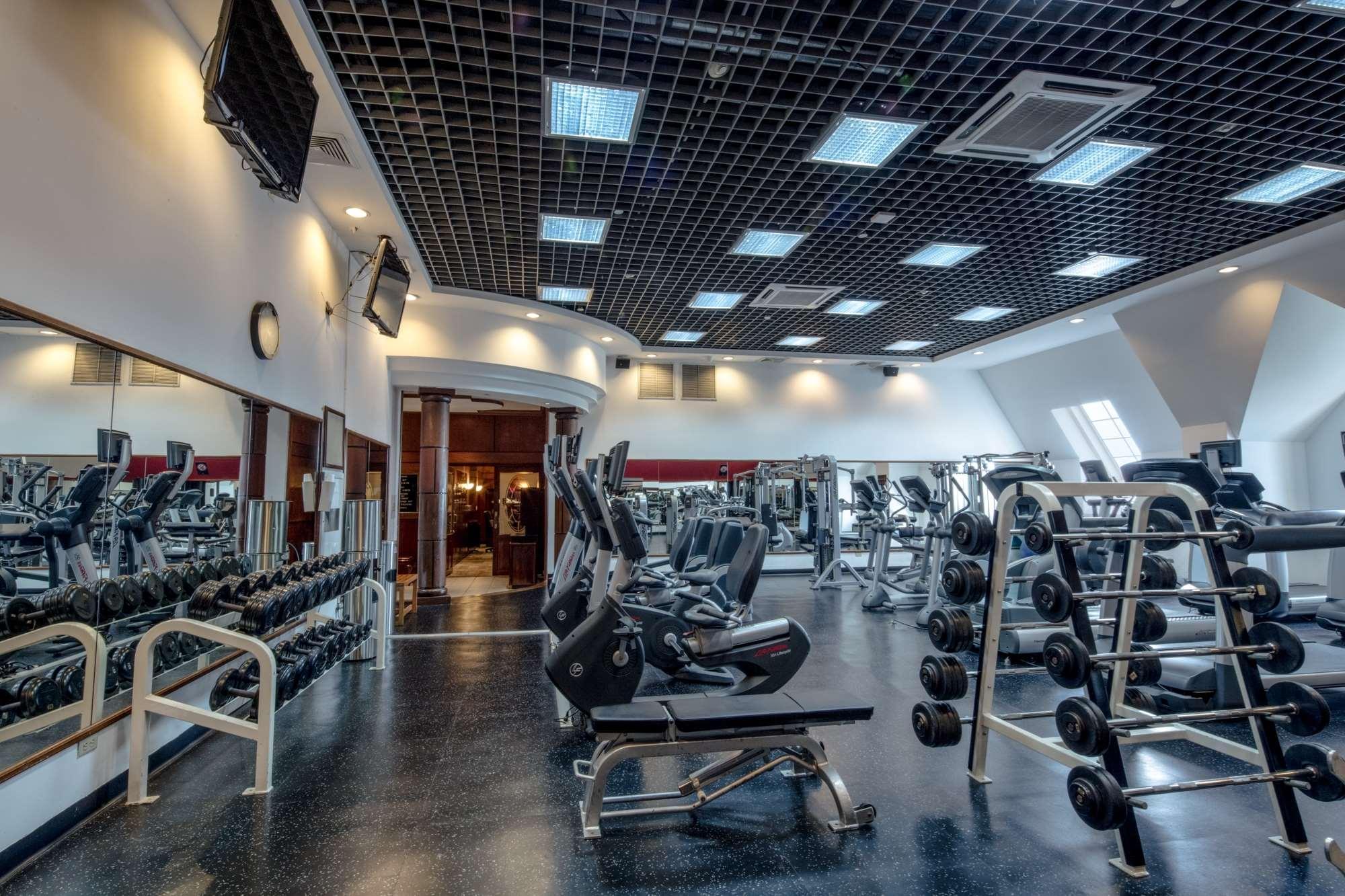 ホテル バルセロ サン サルヴァドル サンサルバドル エクステリア 写真 The gym at the hotel
