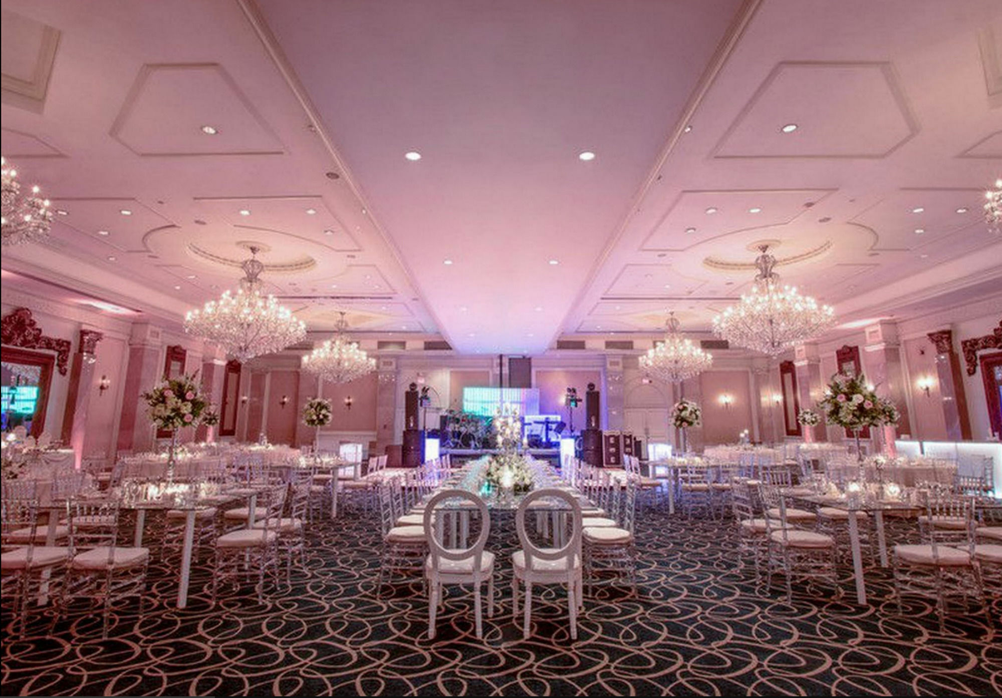 ホテル バルセロ サン サルヴァドル サンサルバドル エクステリア 写真 The ballroom at the Ritz-Carlton, Tysons